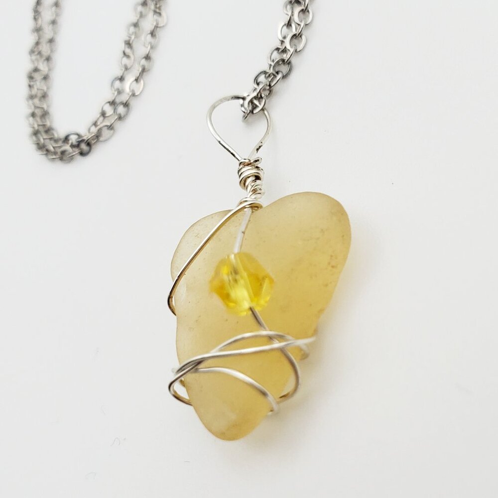 Handmade Wire-wrapped Yellow Stone Pendant Silver Tone chain